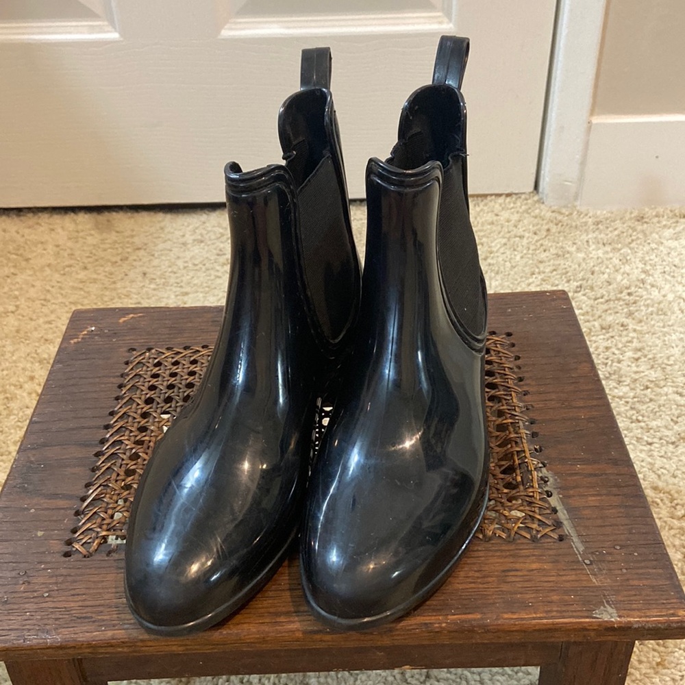 Dirty Laundry Chelsea Rain Boots